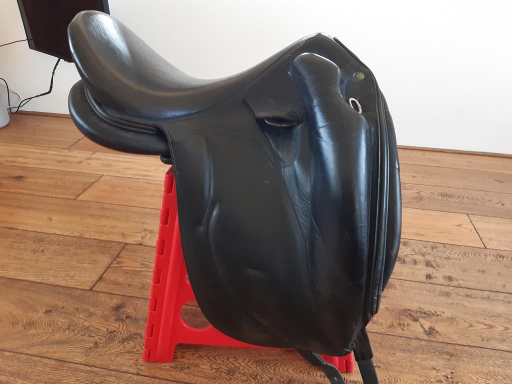 Devoucoux dressuurzadel 17,5 inch zwart, enkel zweetblad, Dieren en Toebehoren, Ophalen, Gebruikt, Dressuur
