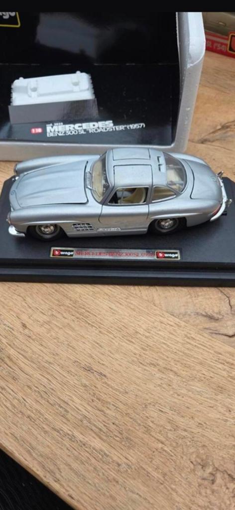 Burago Mercedes-Benz 300 SL Roadster (1957) schaalmodel, Ophalen of Verzenden, Zo goed als nieuw, Auto, Bburago