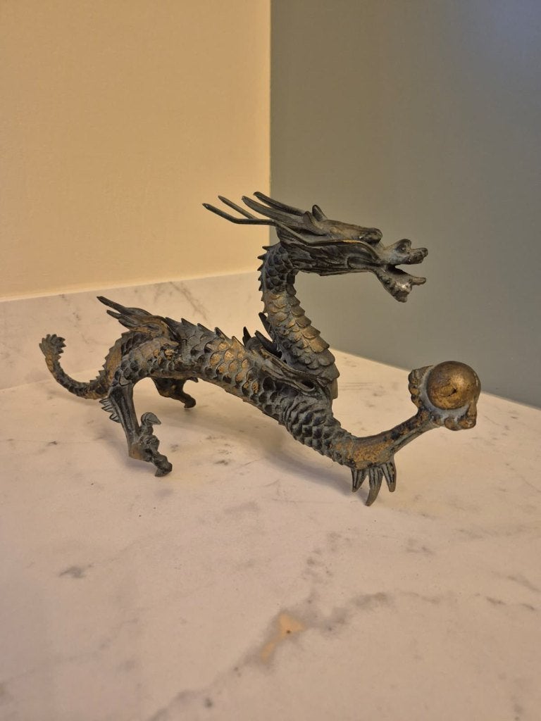 Chinese draak met parel, decoratief beeld vintage, Ophalen of Verzenden, 20 - 50 cm, Overige materialen, Beeld