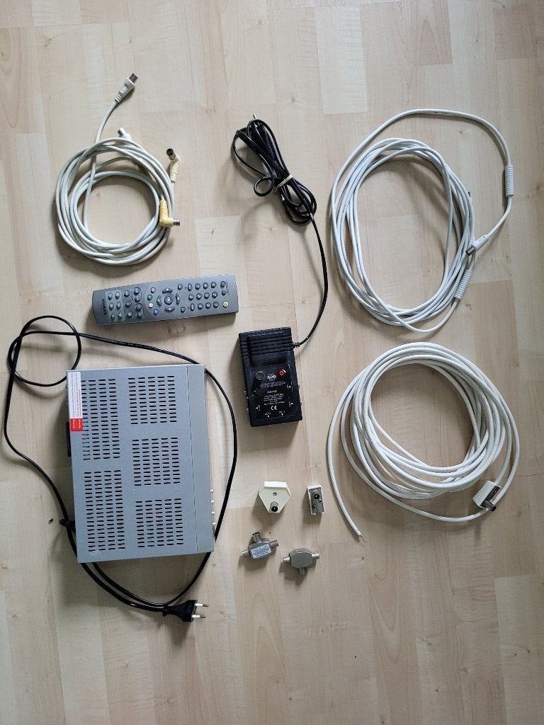 Coax kabels, splitter en versterker, Ophalen of Verzenden, Gebruikt