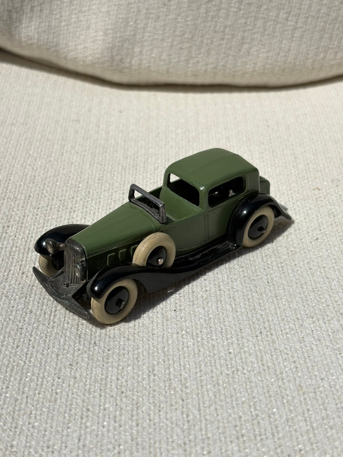 Zeer zeldzame pre-war Dinky Toys 24c Town Sedan – X-frame, Ophalen of Verzenden, Zo goed als nieuw, Bus of Vrachtwagen, Overige merken