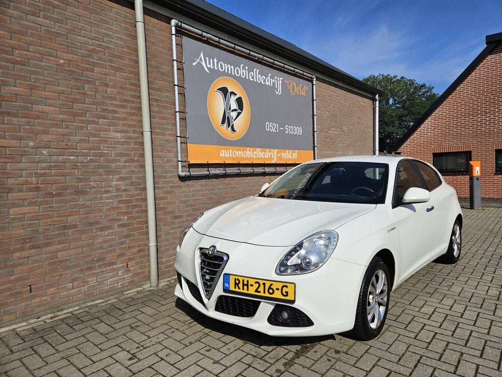 Alfa Romeo Giulietta 1.4 T Distinctive (turbo defect), Auto's, Alfa Romeo, Voorwielaandrijving, Euro 5, Stof, Gebruikt