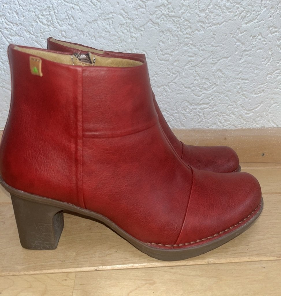 El Naturalista VEGAN enkellaarzen maat 40 rood Dovela, Kleding | Dames, Schoenen, Verzenden, Lage of Enkellaarzen, El Naturalista