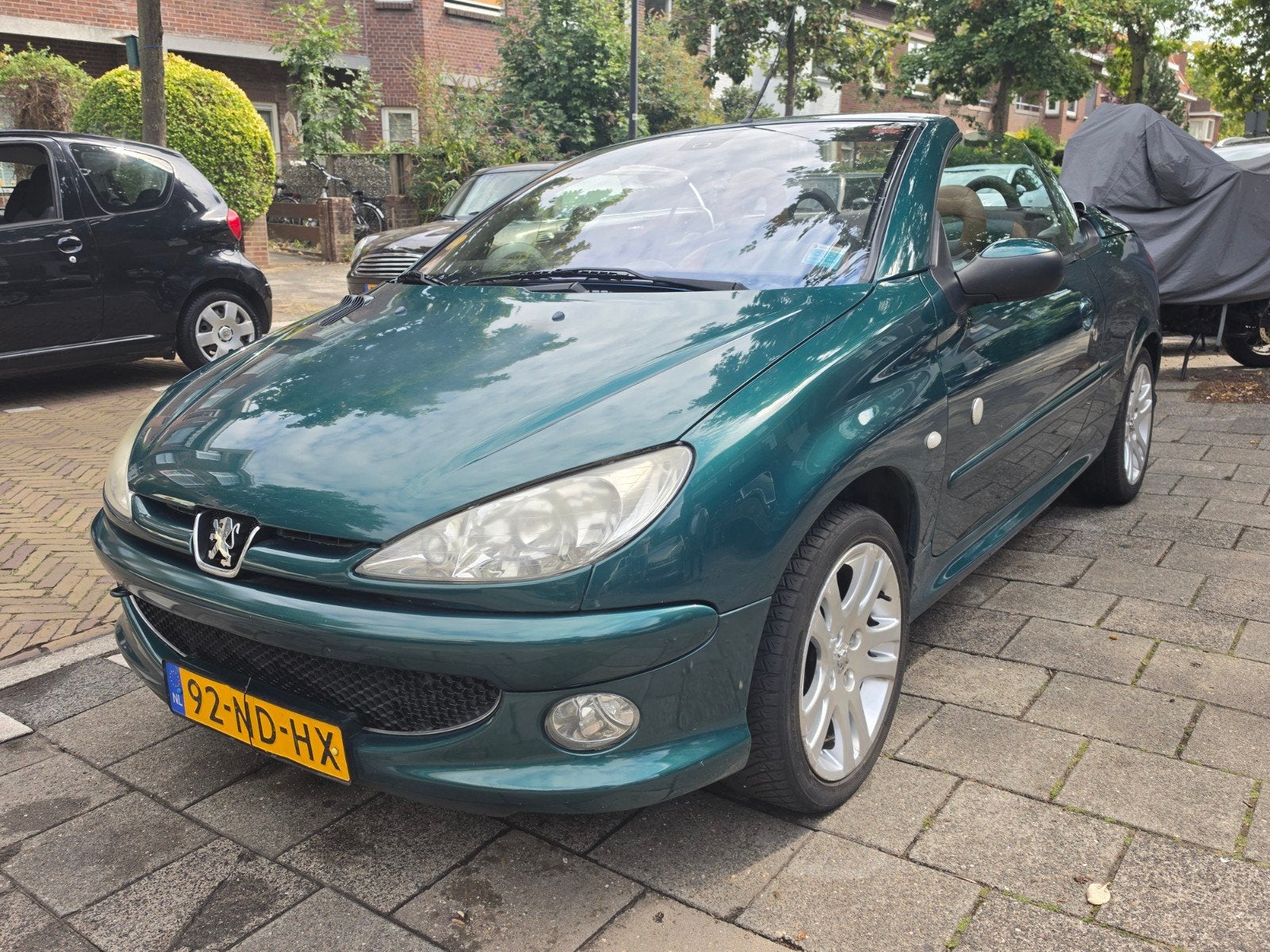 Peugeot 206 2.0-16V - Roland Garros - NWE APK!, 136 pk, Cabriolet, 4 stoelen, 49 €/maand