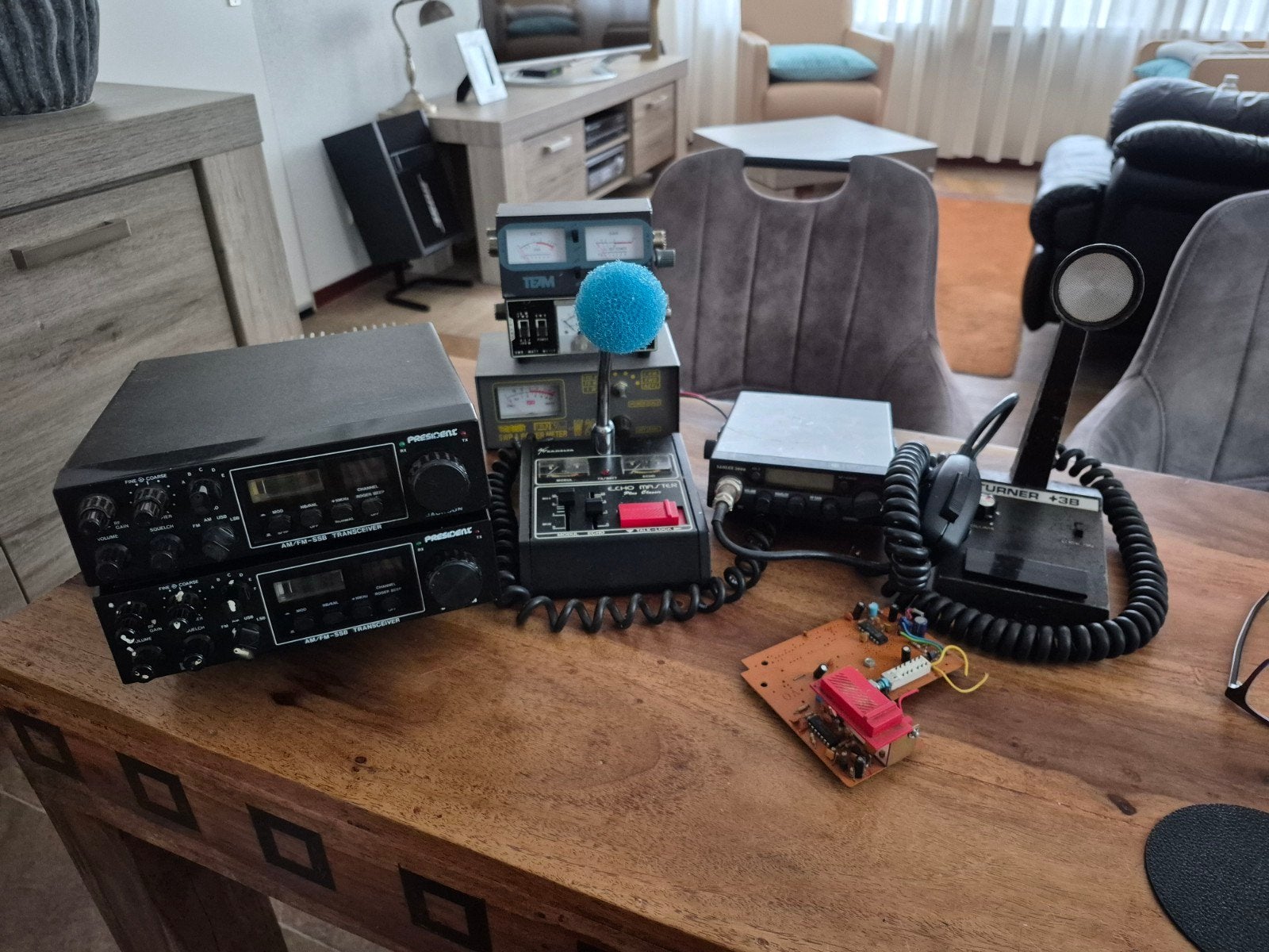 Zolder vondst zendapparatuur, Telecommunicatie, Zenders en Ontvangers, Ophalen