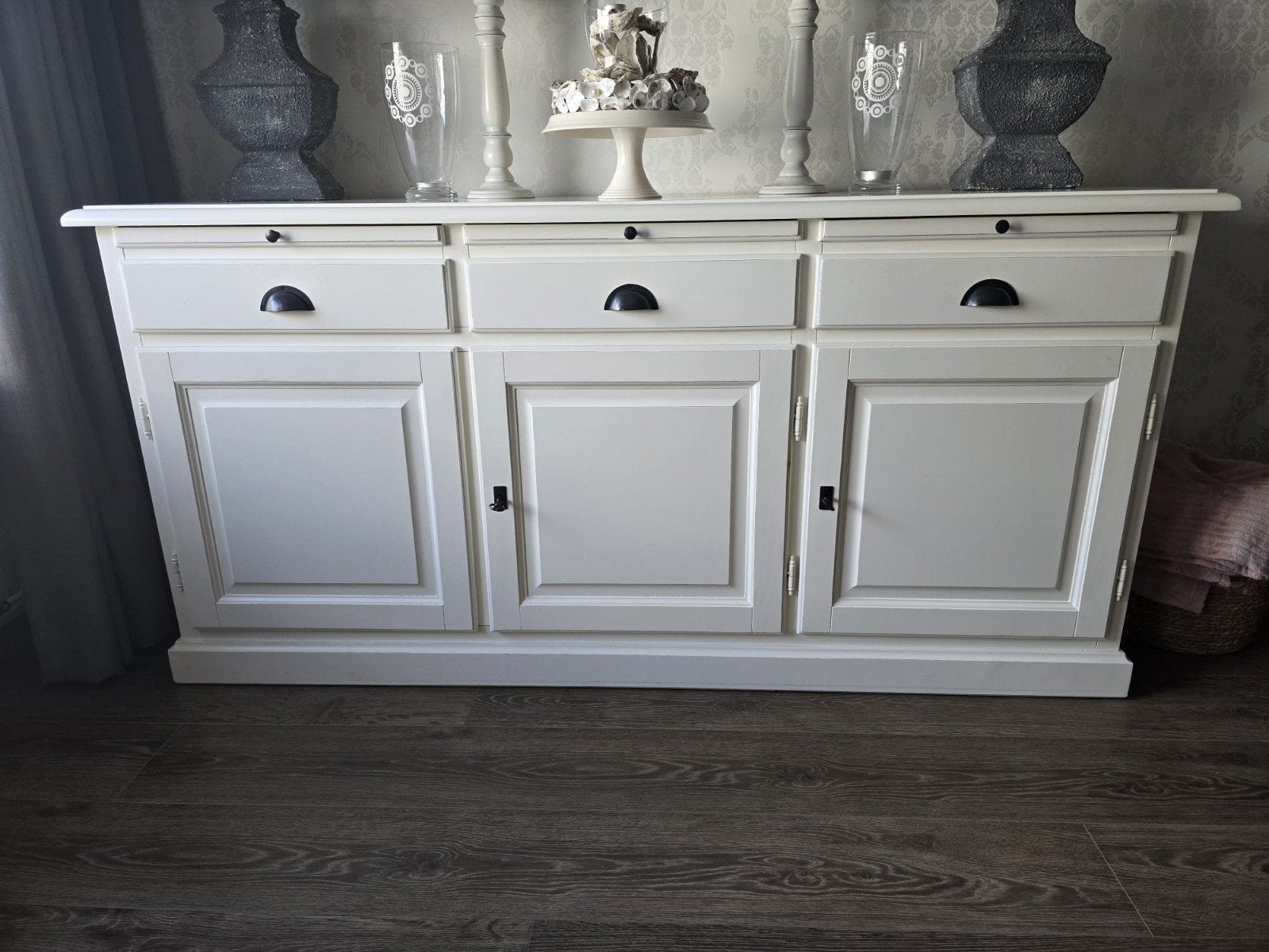 Stijlvol wit dressoir met lades en deuren, Ophalen, Gebruikt, 150 tot 200 cm, Klassiek, Landelijk