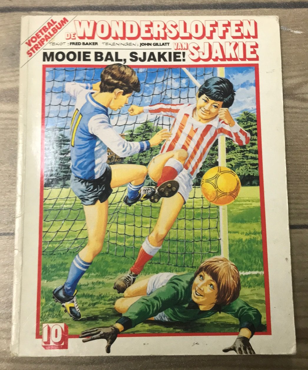 Voetbal strip album: de wondersloffen van Sjakie, Boeken, Stripboeken, Ophalen of Verzenden