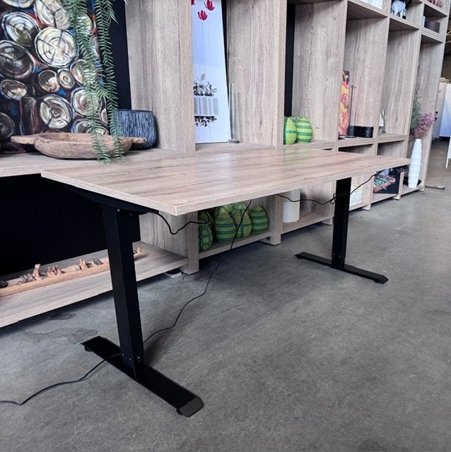Elektrisch zit-sta bureau – 2 stuks, 160 cm, Gebruikt, Metaal, Ophalen of Verzenden