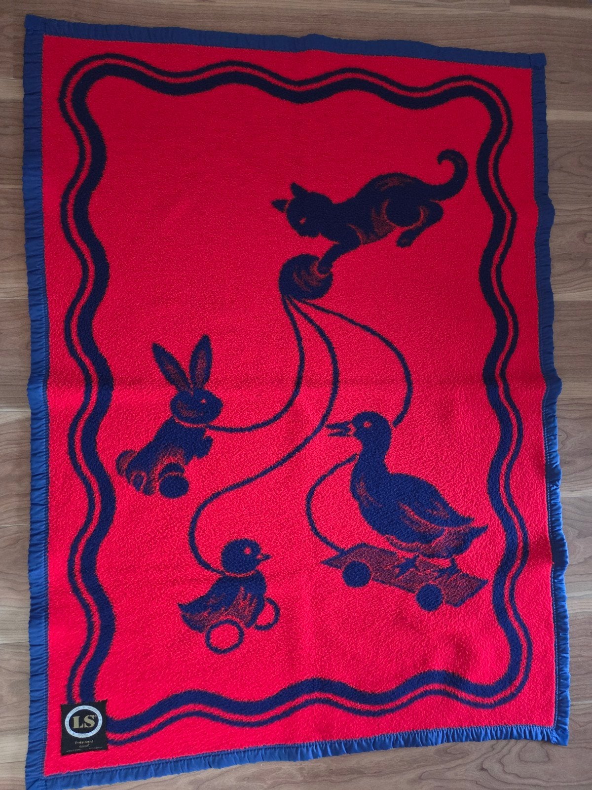 Vintage peuterdeken LS President dralon 107x152 cm, Gebruikt, Rood, Deken, Ophalen of Verzenden