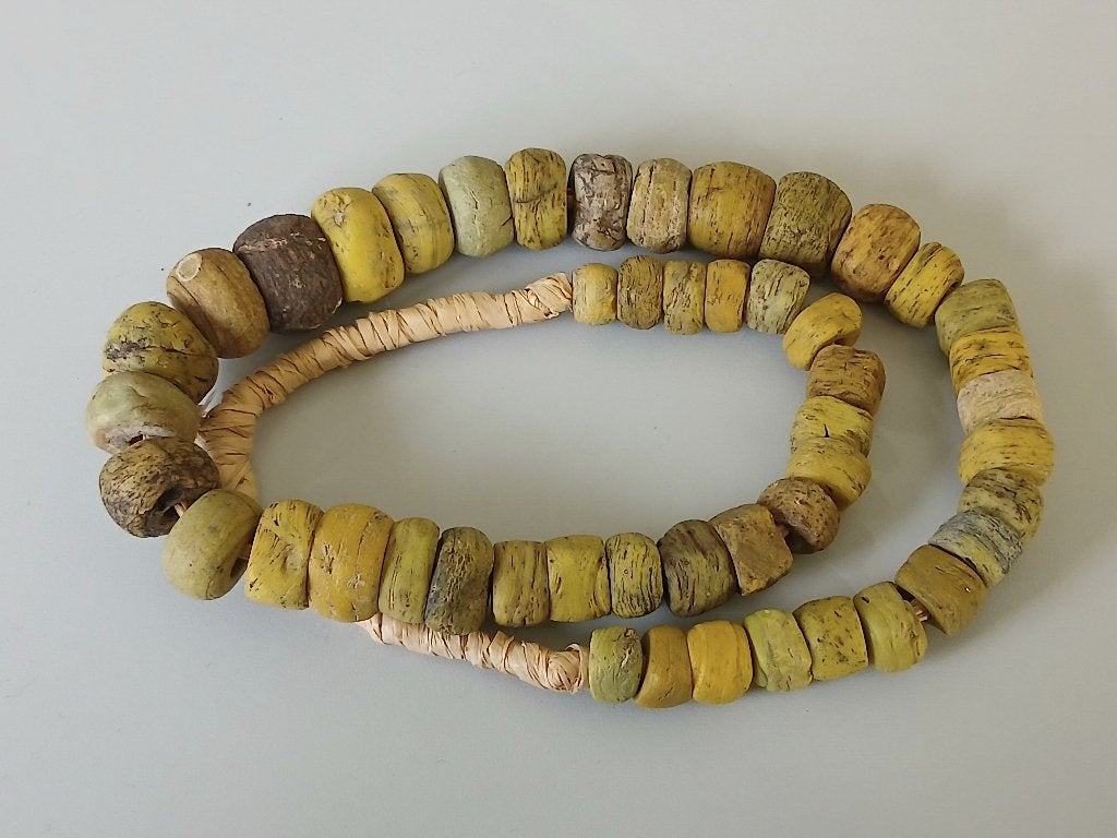 Ketting met grote kralen van glaspasta, 1600-1850, Ophalen of Verzenden, Zilver, Ring