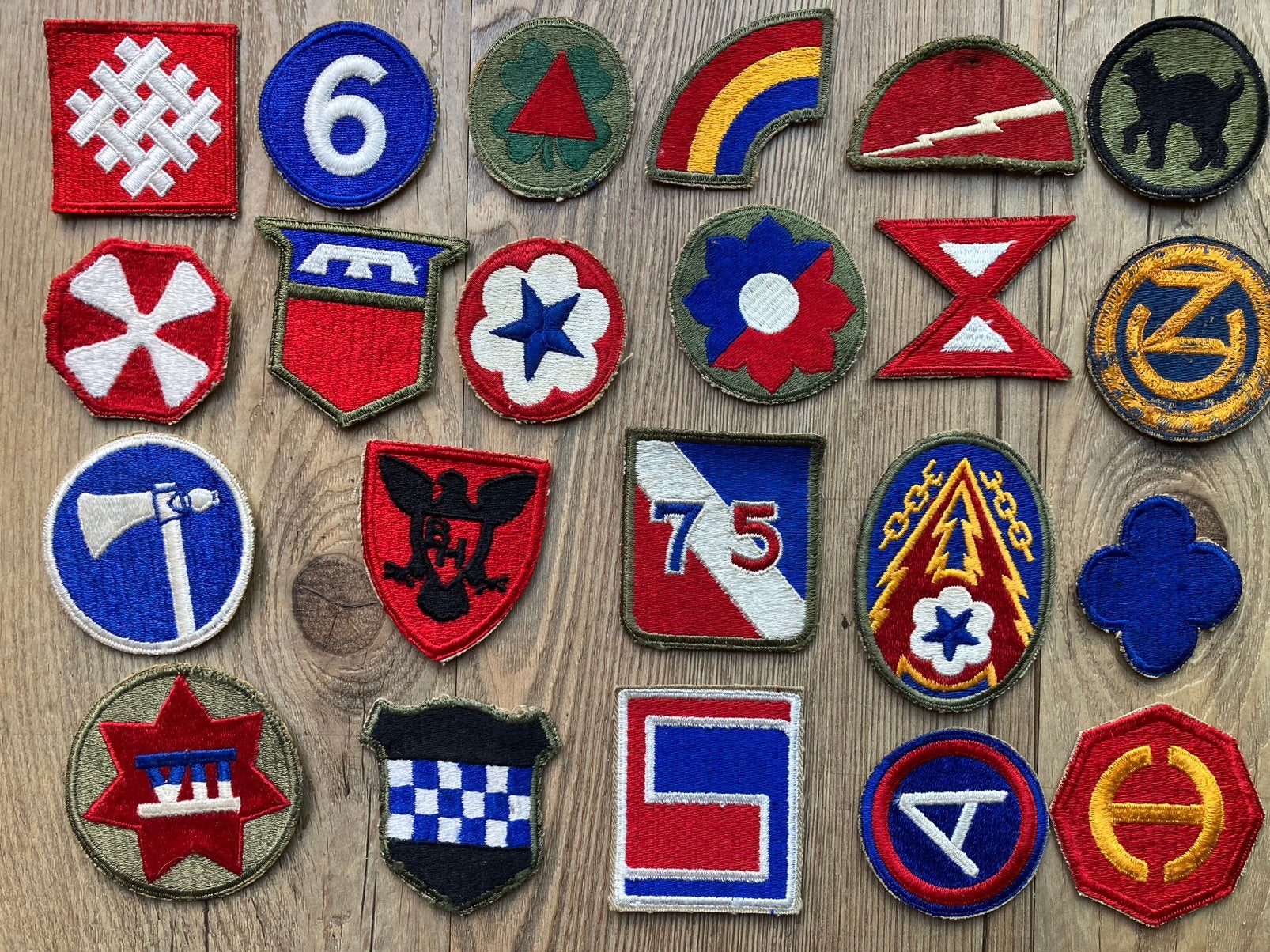 US; 22 org emblemen €100, patches, badges, sleeve insignia, Ophalen of Verzenden, Landmacht, Amerika, Embleem of Badge