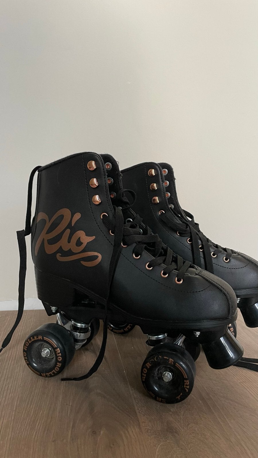Rio Roller Quad Skates - Zwart/Roségoud - Maat 40.5, Overige merken, Ophalen of Verzenden, Zo goed als nieuw, Inline skates 4 wielen