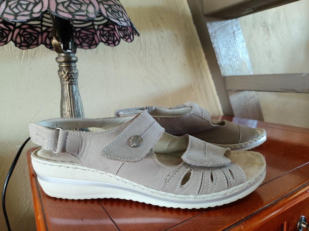 Medicus l grijze sandalen G7= 40,5, Ophalen of Verzenden, Zo goed als nieuw, Sandalen