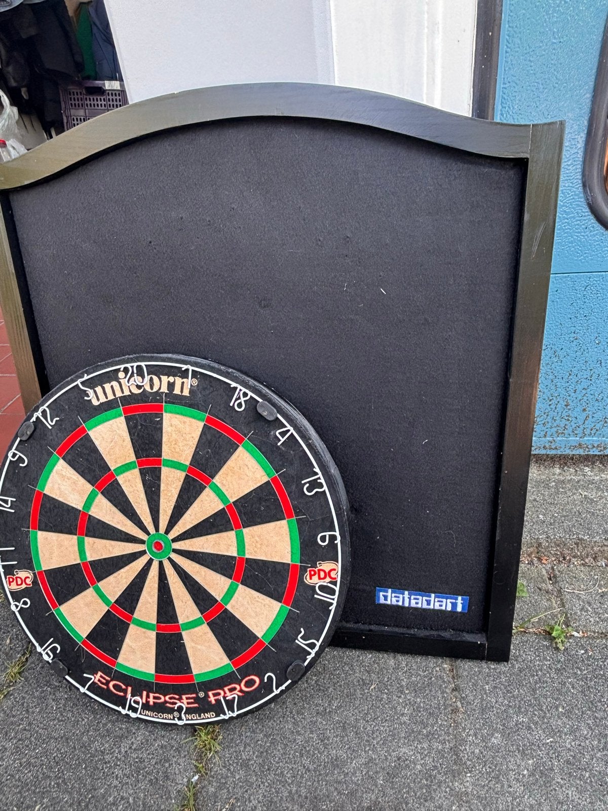 Unicorn Eclipse Pro dartbord met surround, Sport en Fitness, Darts, Ophalen, Gebruikt, Dartbord