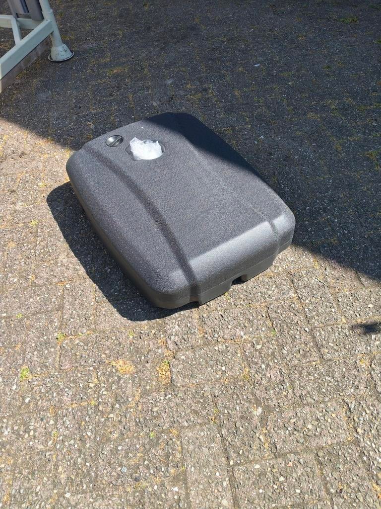 Aangeboden Nieuwe Kunstof Parasolvoet, Ophalen, Nieuw, Minder dan 1 meter, Parasolvoet