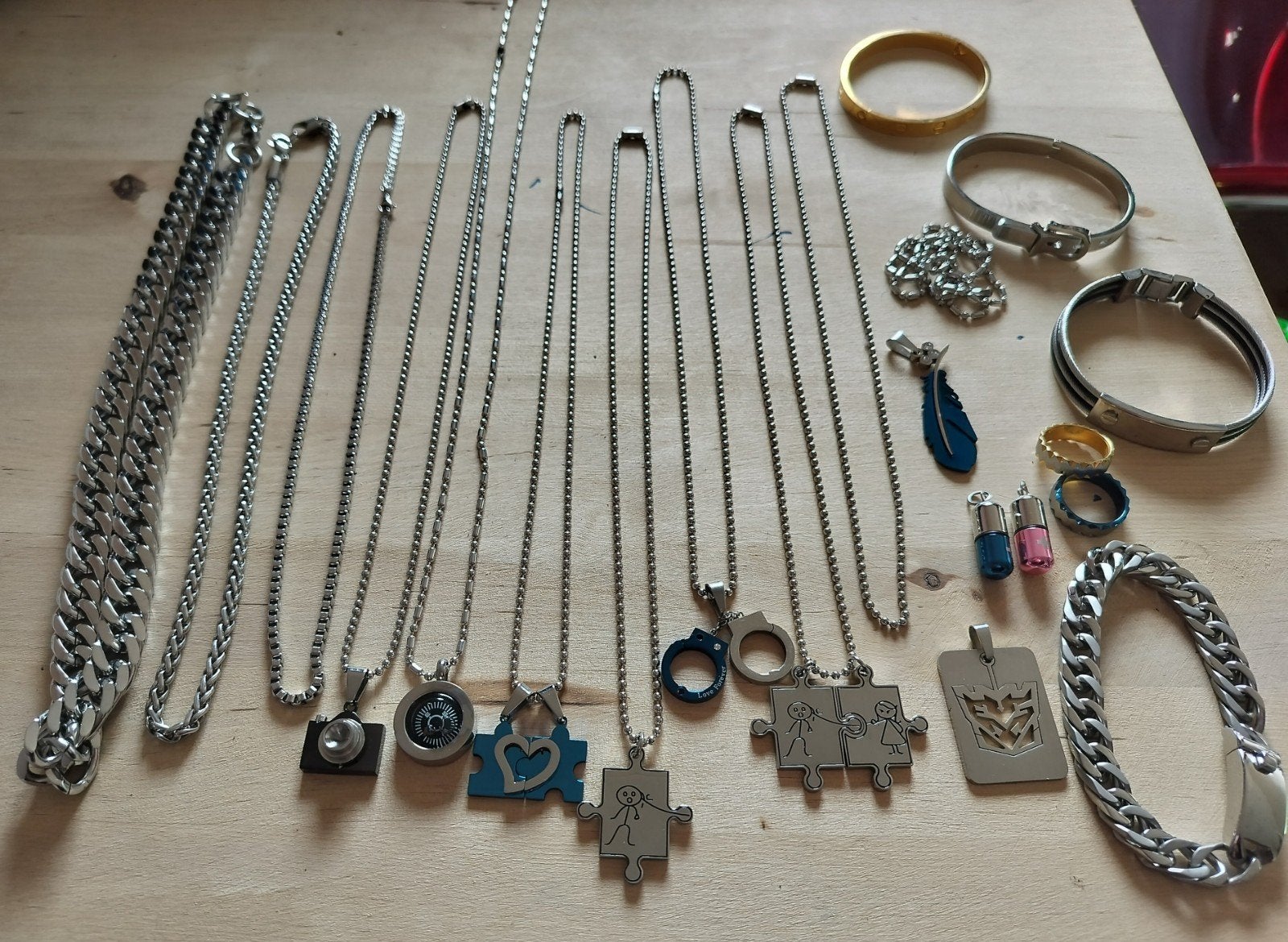 Partij sieraden, nieuw, ongedragen


11 kettingen
12 ketting, Verzenden, Nieuw, Overige kleuren, Overige materialen