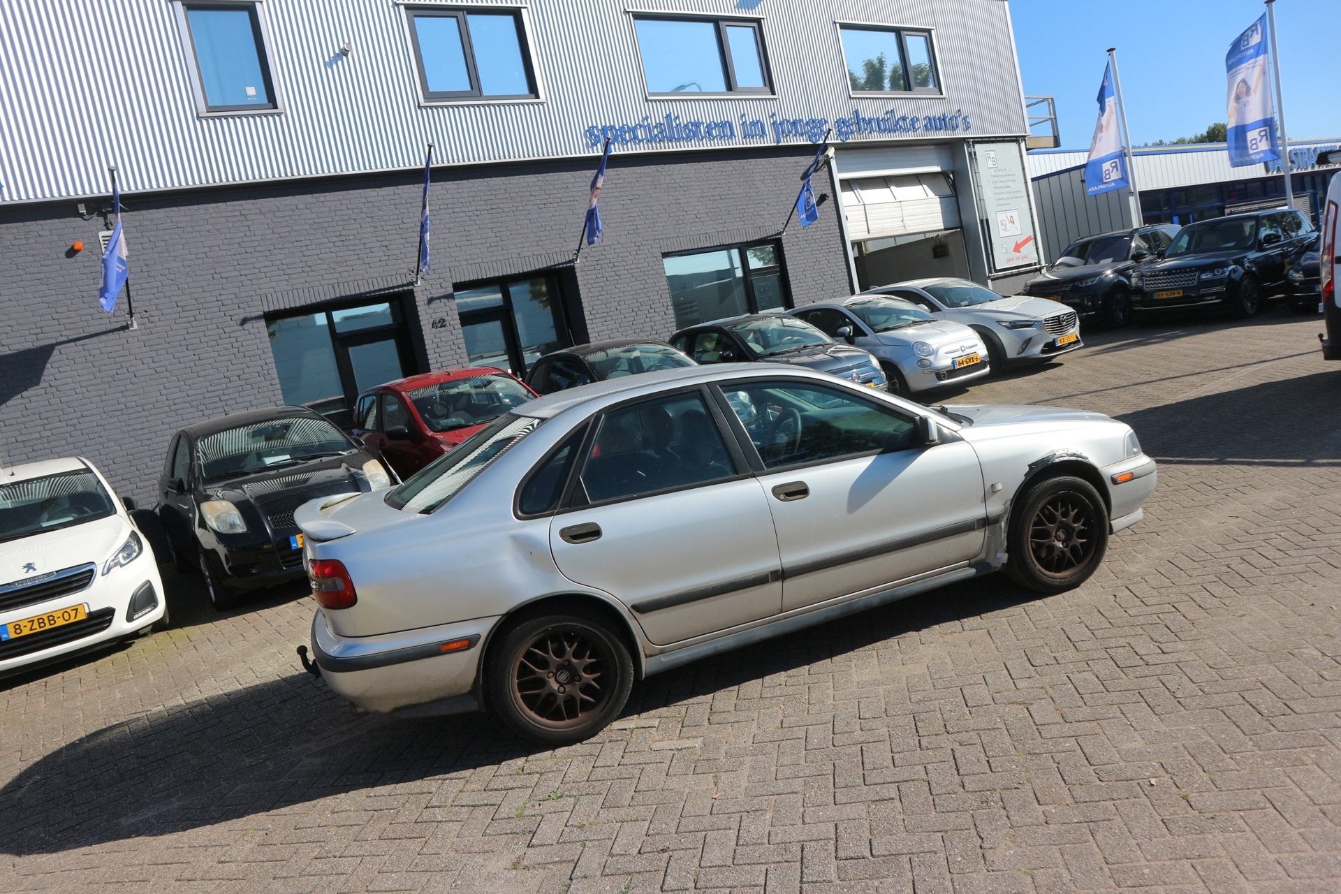 Volvo S40 1.6 SE / AIRCO / APK 7 2027 / LEES TEKST ! ! !, Auto's, Gebruikt, 4 cilinders, 500 kg, Velours