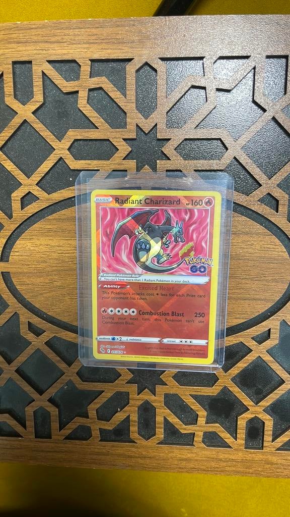 Radiant charizard, Ophalen, Zo goed als nieuw
