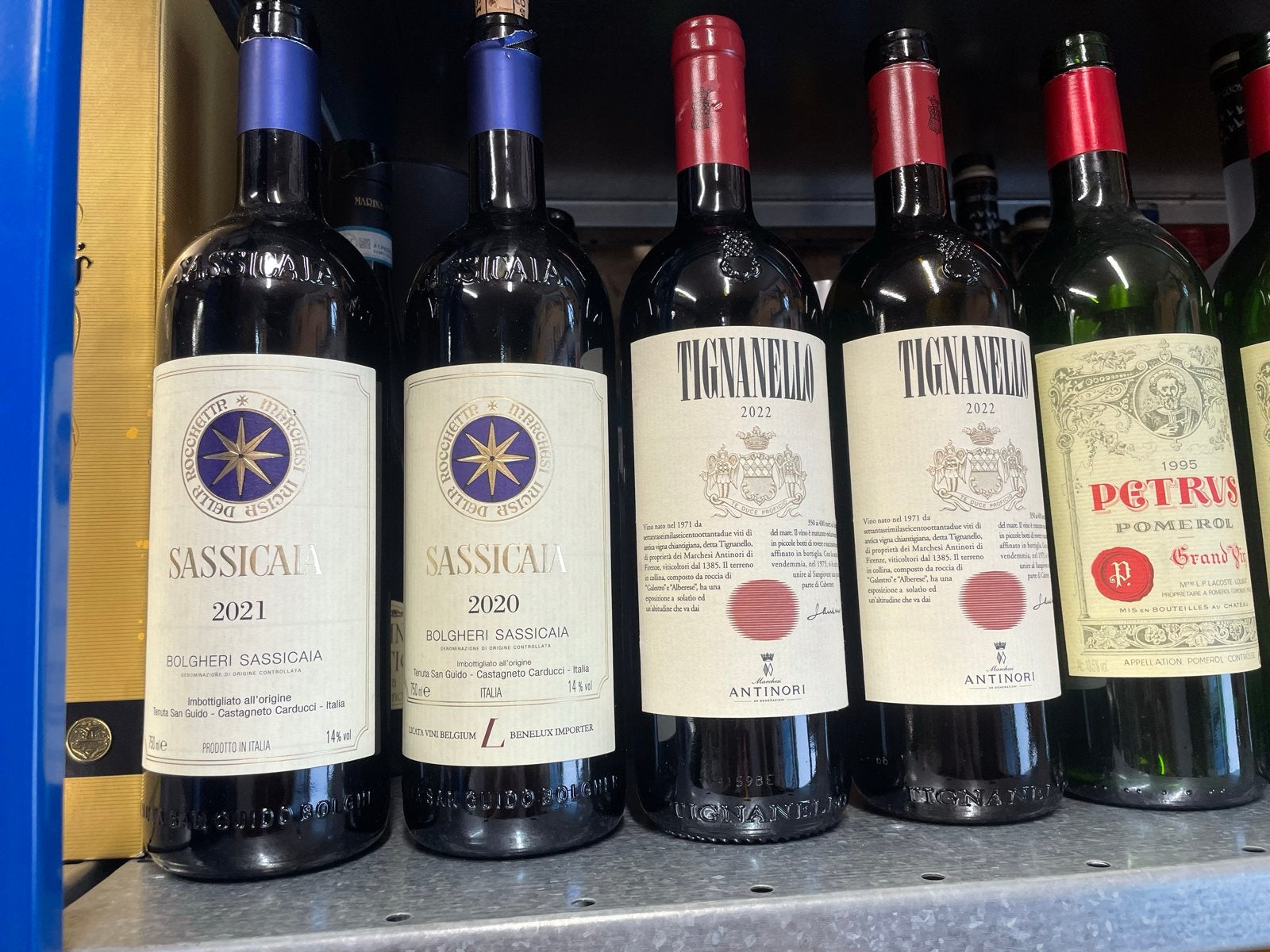 Exclusieve lege wijnflessen: Sassicaia, Tignanello, Petrus, Ophalen of Verzenden, Gebruikt, Italië, Rode wijn