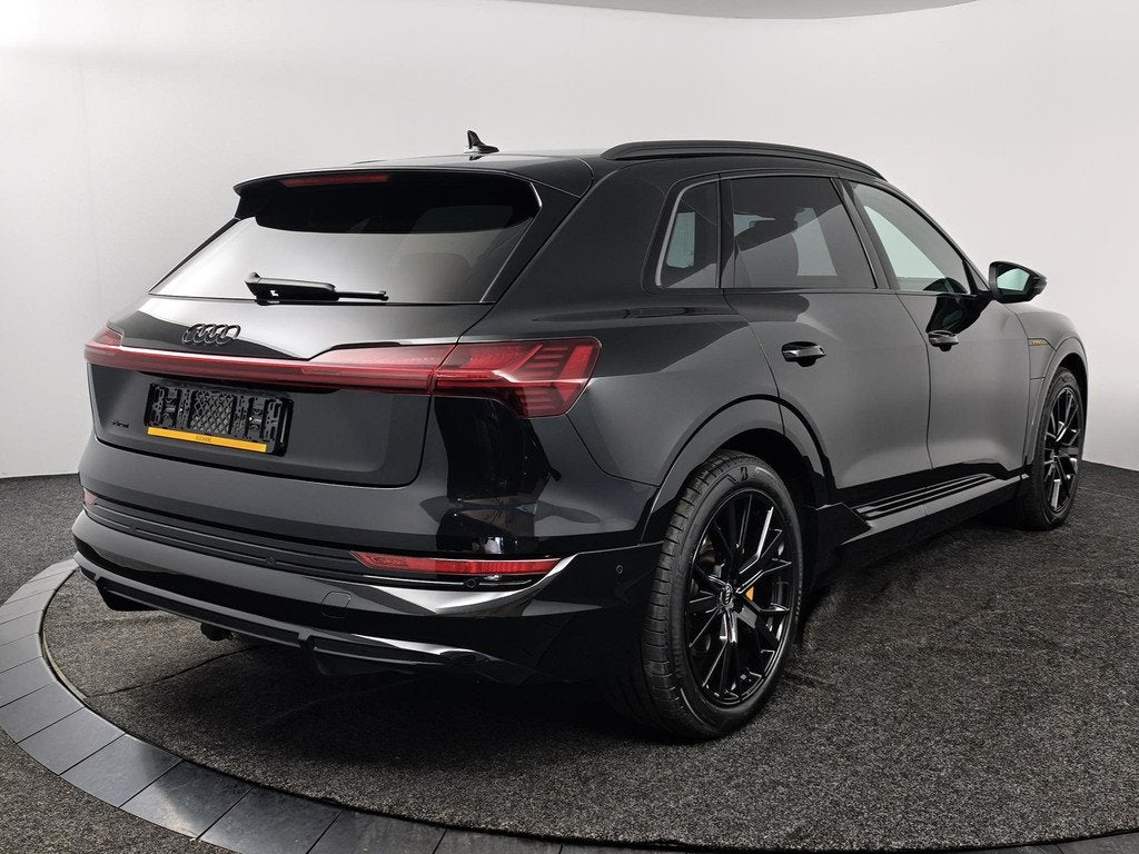 Audi E-Tron 55 quattro S edition 95 kWh | BLACK EDITION | AF, Auto's, Audi, Huisgarantie, 95 kWh, Met garantie (alle), Leder en Stof