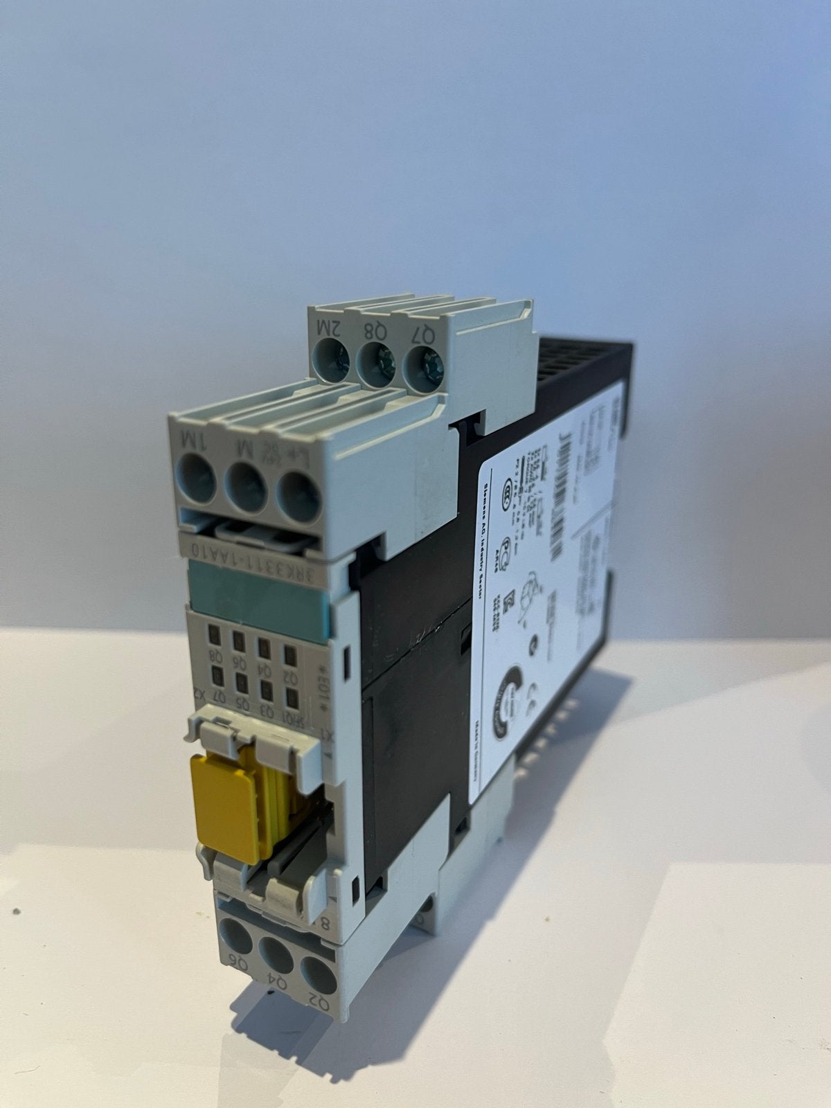Siemens 3RK3311-1AA10 Veiligheidsrelais 9 stuks beschikbaar, Geen, Geen, Ophalen of Verzenden, Zo goed als nieuw