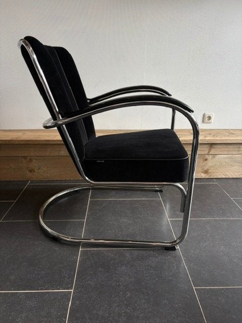 Twee Gispen 412S fauteuils, chroom, zwarte ribstof, Design, 75 tot 100 cm, Zo goed als nieuw, Metaal