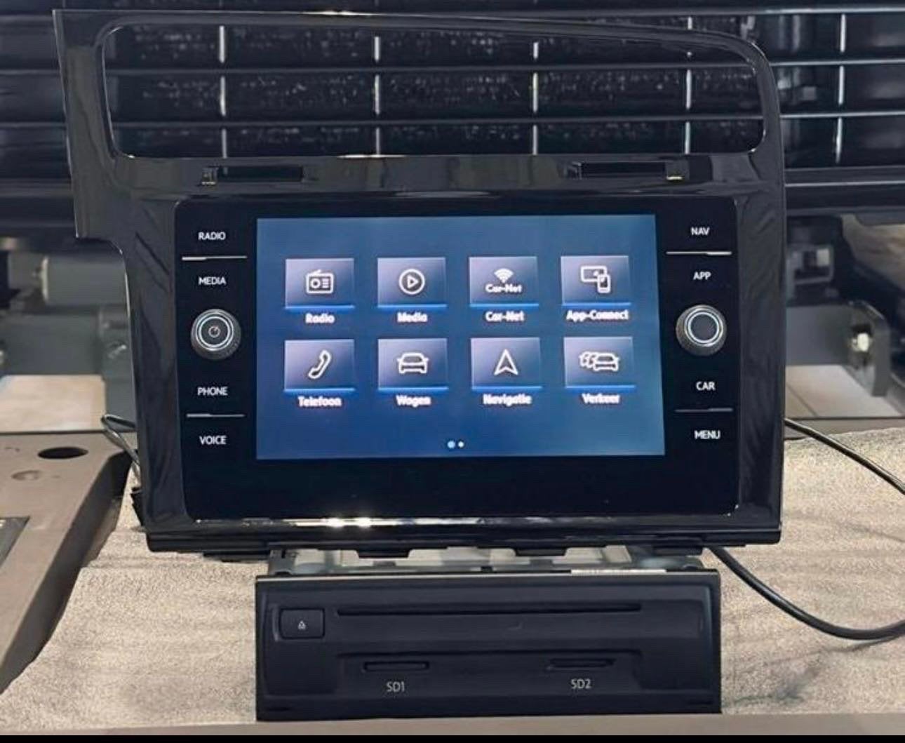 Volkswagen discover media, Ophalen, Zo goed als nieuw
