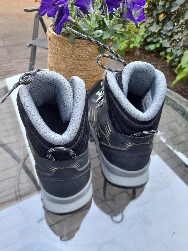 Lowa trek GTX MID Ws maat 38, Lowa, Ophalen of Verzenden, Zo goed als nieuw