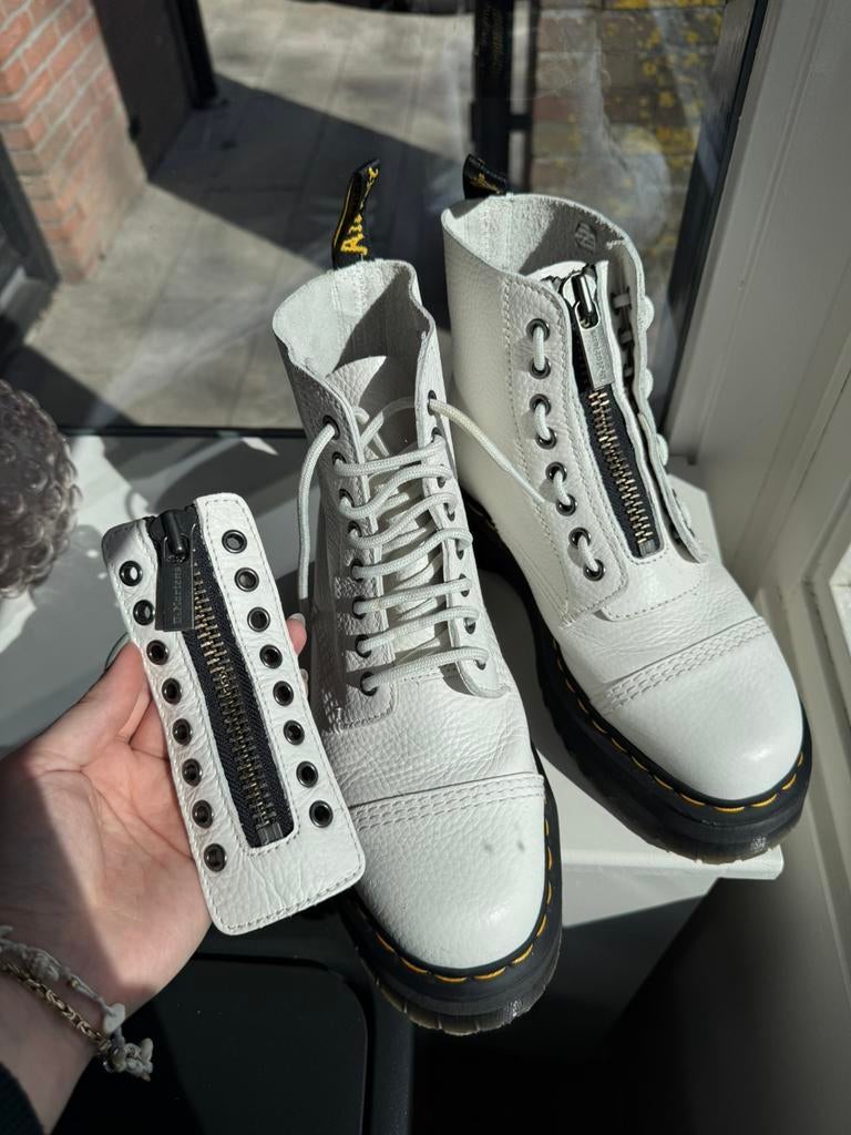 Dr. Martens Sinclair White, Kleding | Dames, Wit, Lage of Enkellaarzen, Ophalen of Verzenden, Zo goed als nieuw