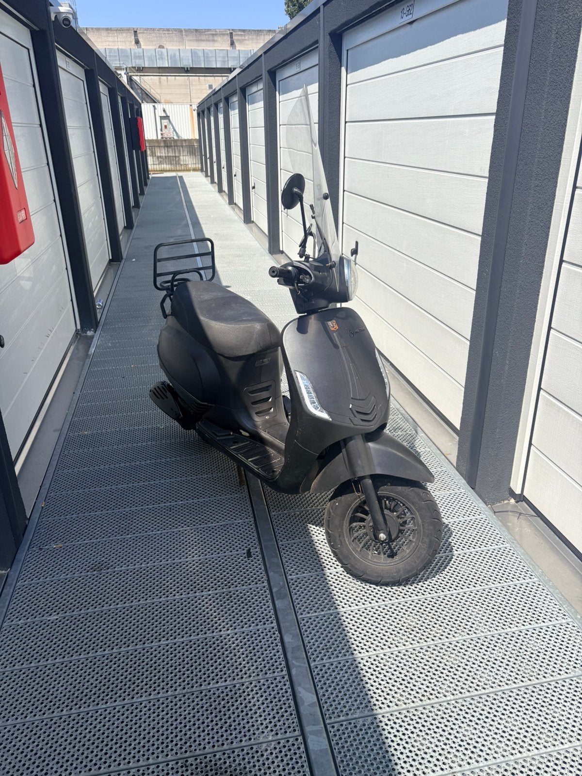 La souris sourini, Fietsen en Brommers, Ophalen, Zo goed als nieuw