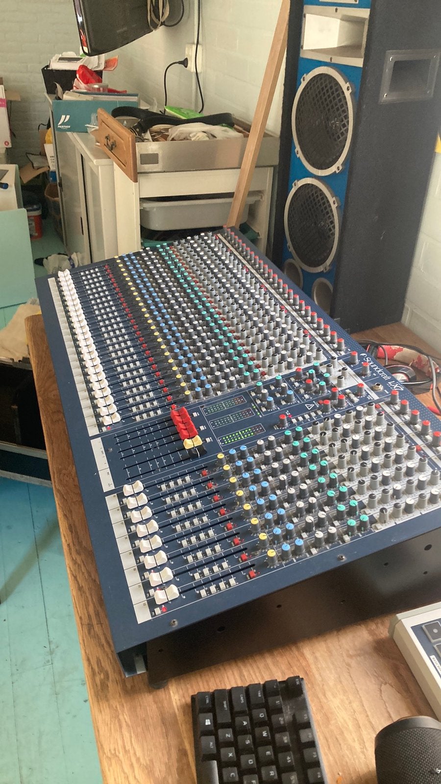 Soundcraft LX7II 32 Mengtafel + Flightcase, Muziek en Instrumenten, Ophalen, Gebruikt, 20 kanalen of meer, Microfooningang
