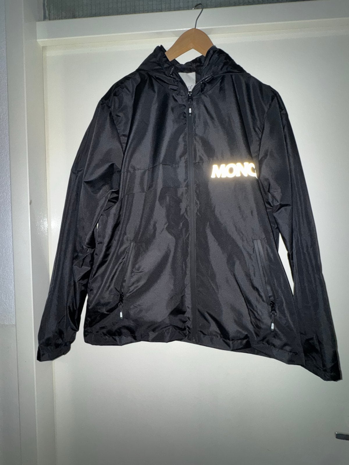Mooie Moncler jasje zwart maat L, Verzenden, Zo goed als nieuw, Maat 52/54 (L), Zwart