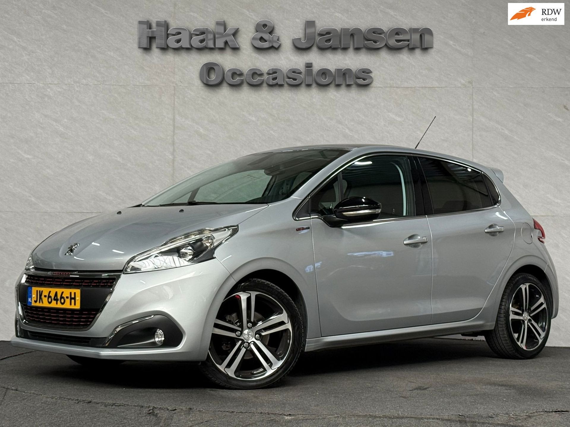 Peugeot 208 1.2 PureTech GT-line Automaat Nap km! Pano, Gebruikt, 1199 cc, 49 €/maand, Origineel Nederlands