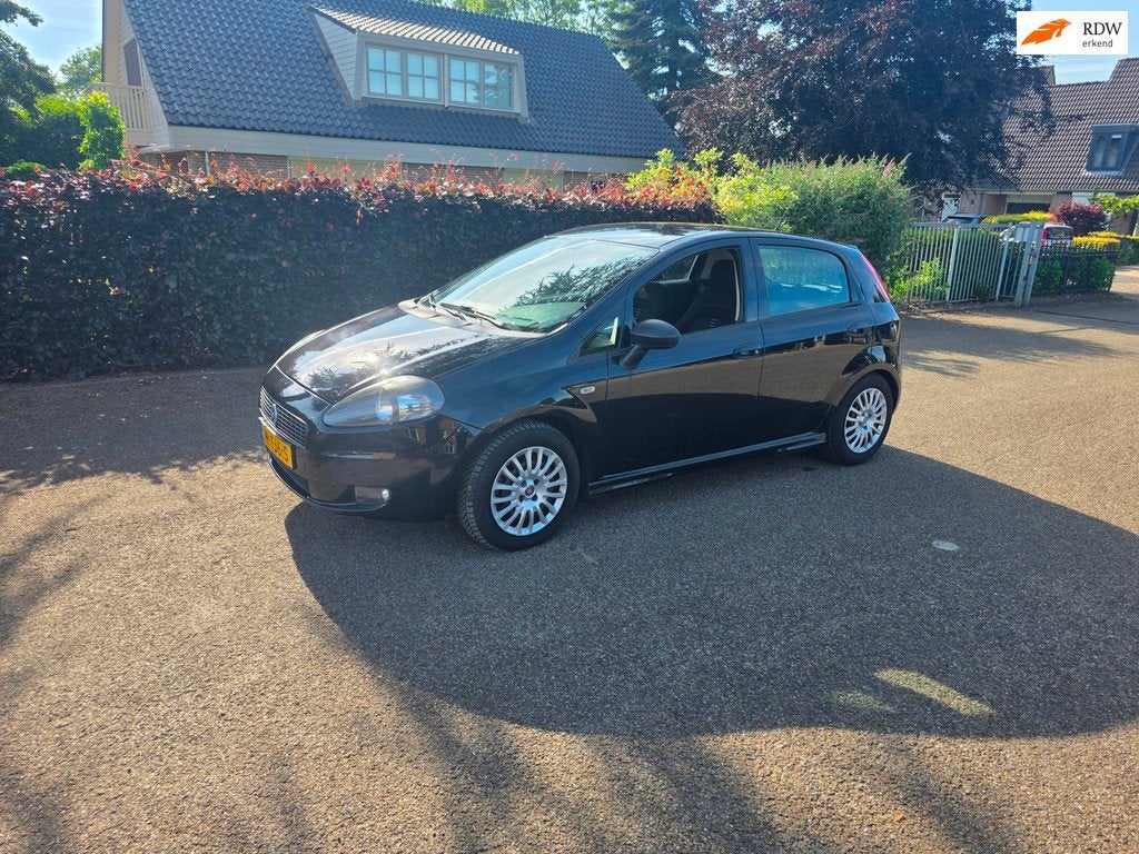 Fiat Grande Punto 1.4-16V Emotion, Auto's, Fiat, Voorwielaandrijving, 15 km/l, 4 cilinders, 400 kg