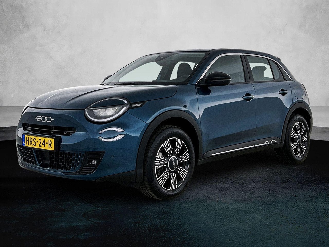 Fiat 600 Urban 1.2 110pk Automaat | Stoelverwarming | Naviga, Auto's, Automaat, Gebruikt, 1199 cc, Bedrijf
