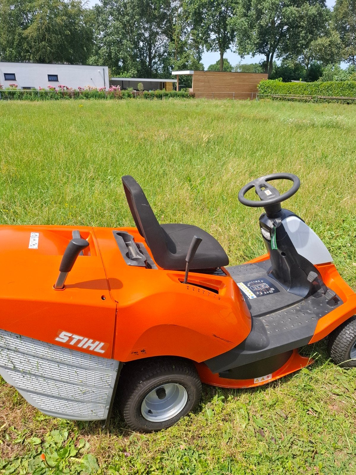 Hele mooie stihl rt4082 zitmaaier hier overbodig, Tuin en Terras, Ophalen