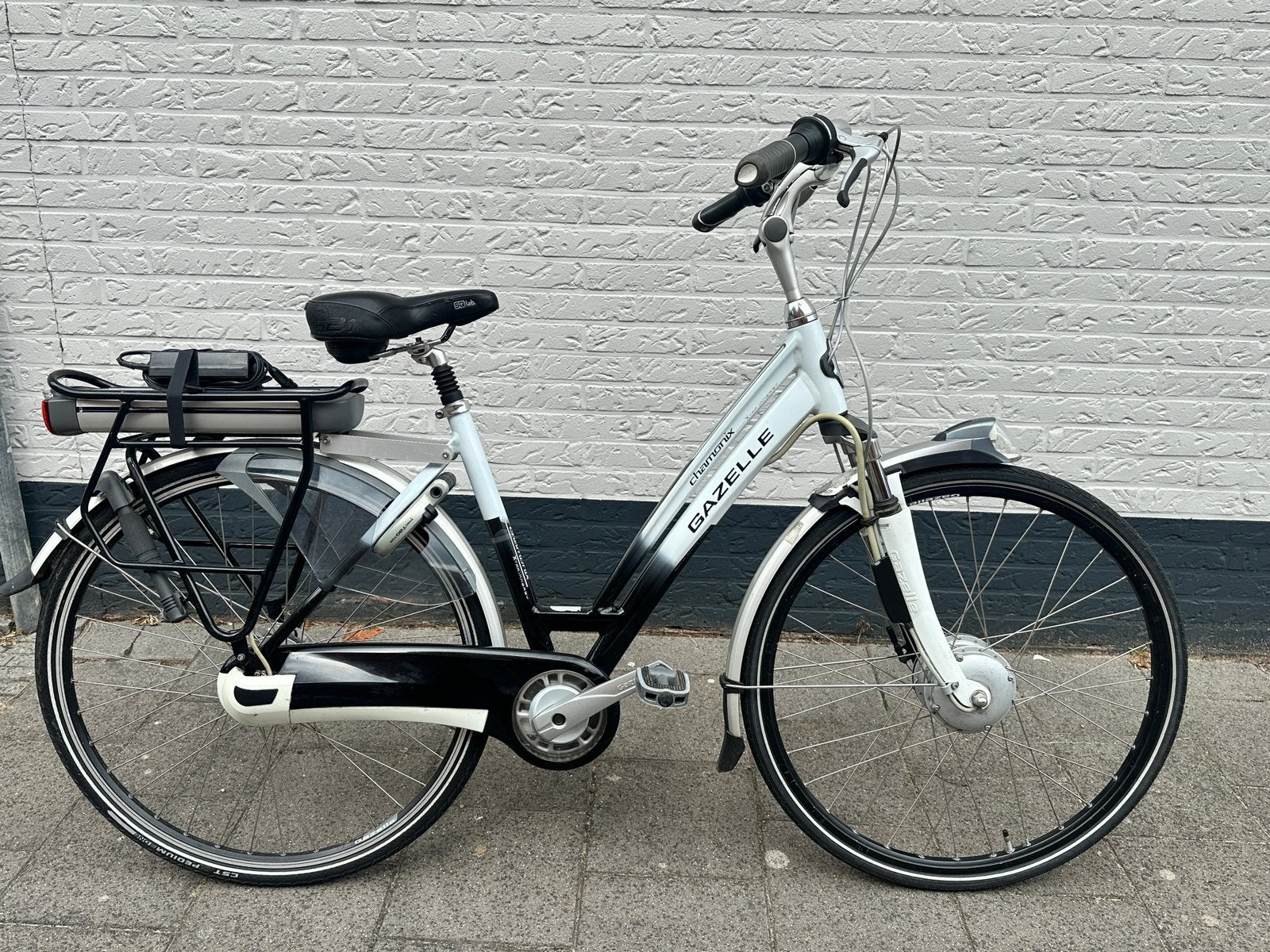 Gazelle elektrische damesfiets  €300 geen garantie, 51 tot 55 cm, Ophalen of Verzenden, Gebruikt, Gazelle
