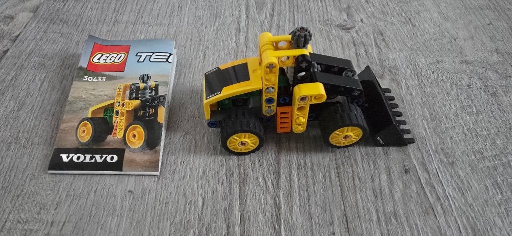 Lego 30433 Volvo Wiellader - Compleet met Boekje, Gebruikt, Lego, Ophalen of Verzenden, Complete set