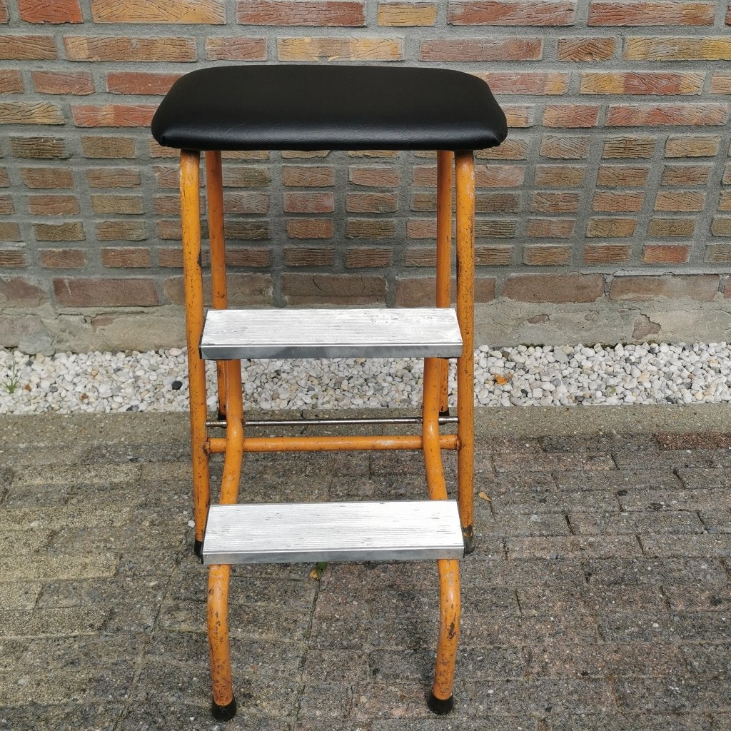 Vintage keukentrapje. Jaren 70., Ophalen, Metaal, Oranje, Overige typen