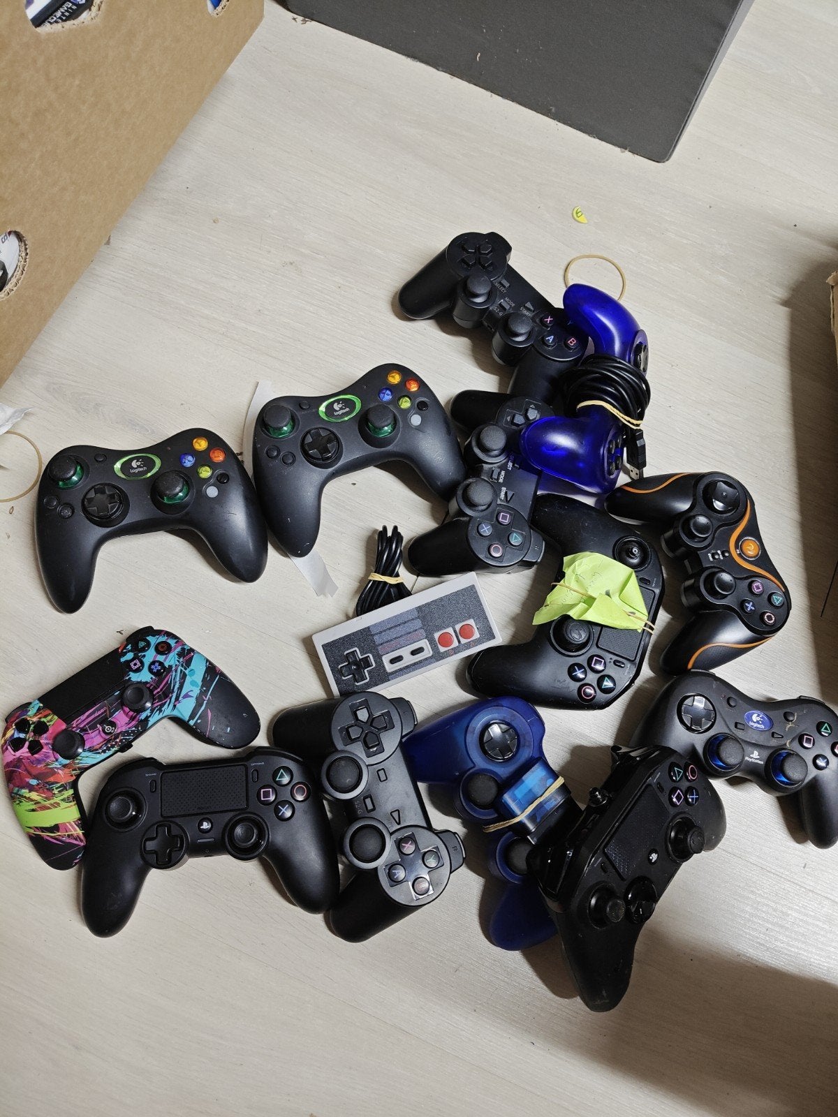 Partij verschillende DEFECTE controllers, Spelcomputers en Games, .., ., Overige genres, 1 speler