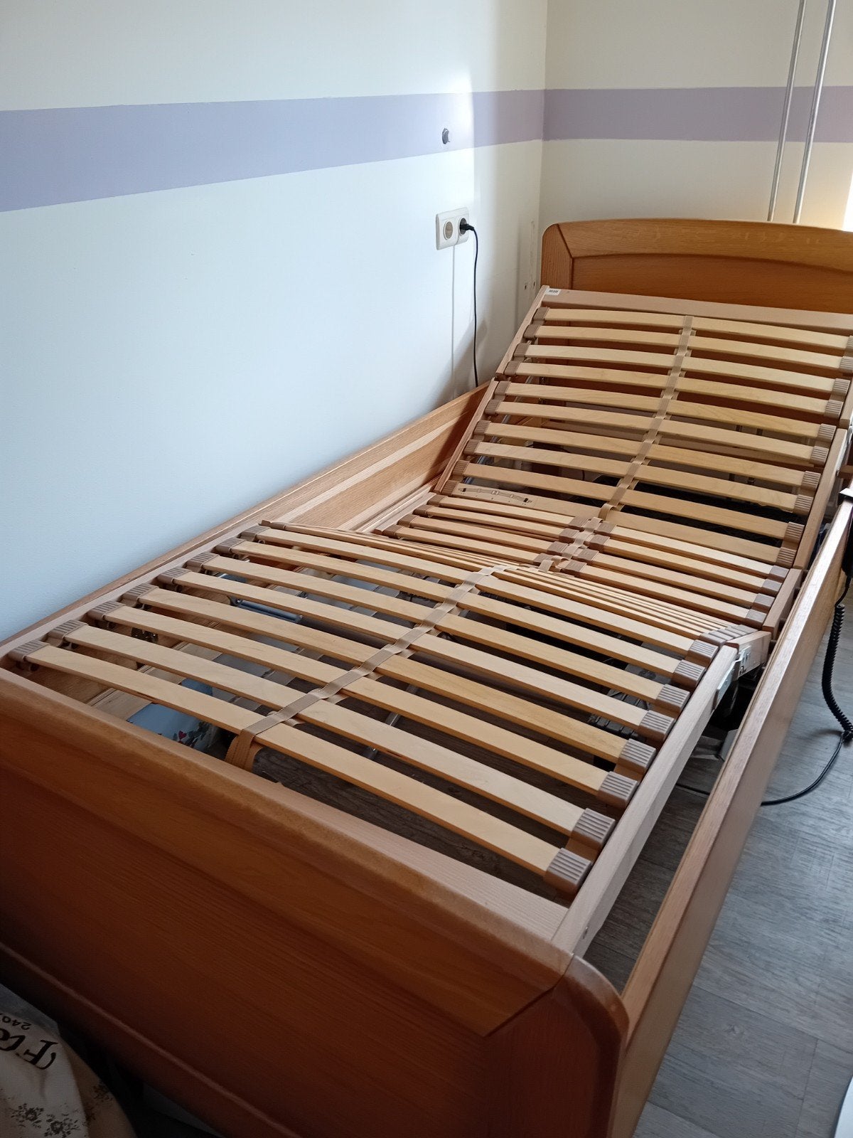 Elektrisch senioren beuken bed., Ophalen, Verstelbaar, 90 cm, Zo goed als nieuw
