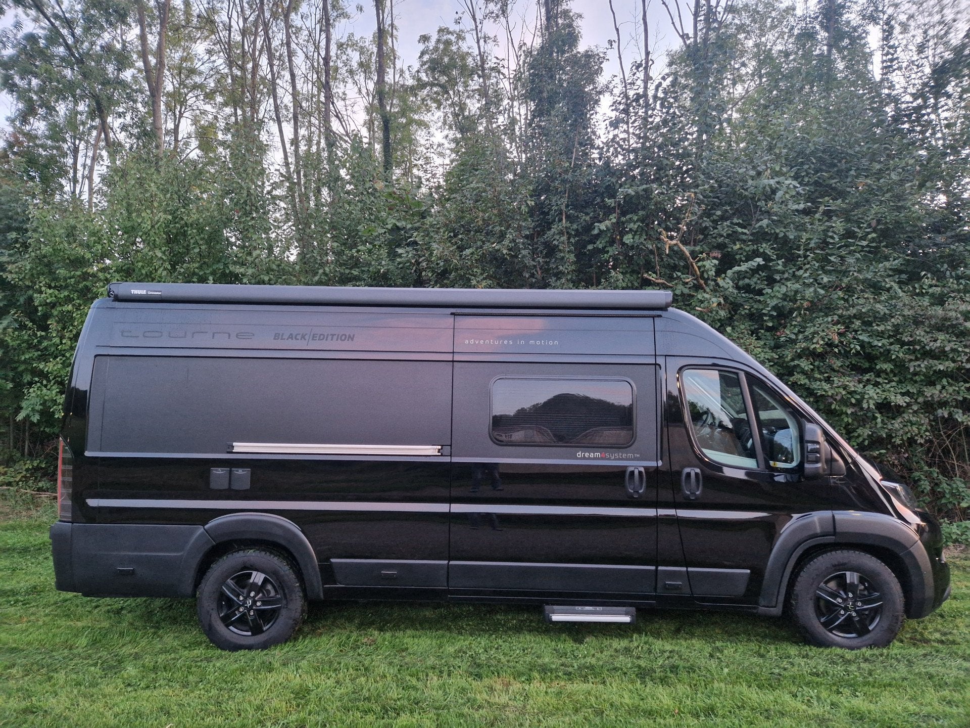 tourne mobil TOURNE Tourne 640 buscamper lengtebedden in nie, Caravans en Kamperen, Overige merken, Achteruitrijcamera, Ringverwarming