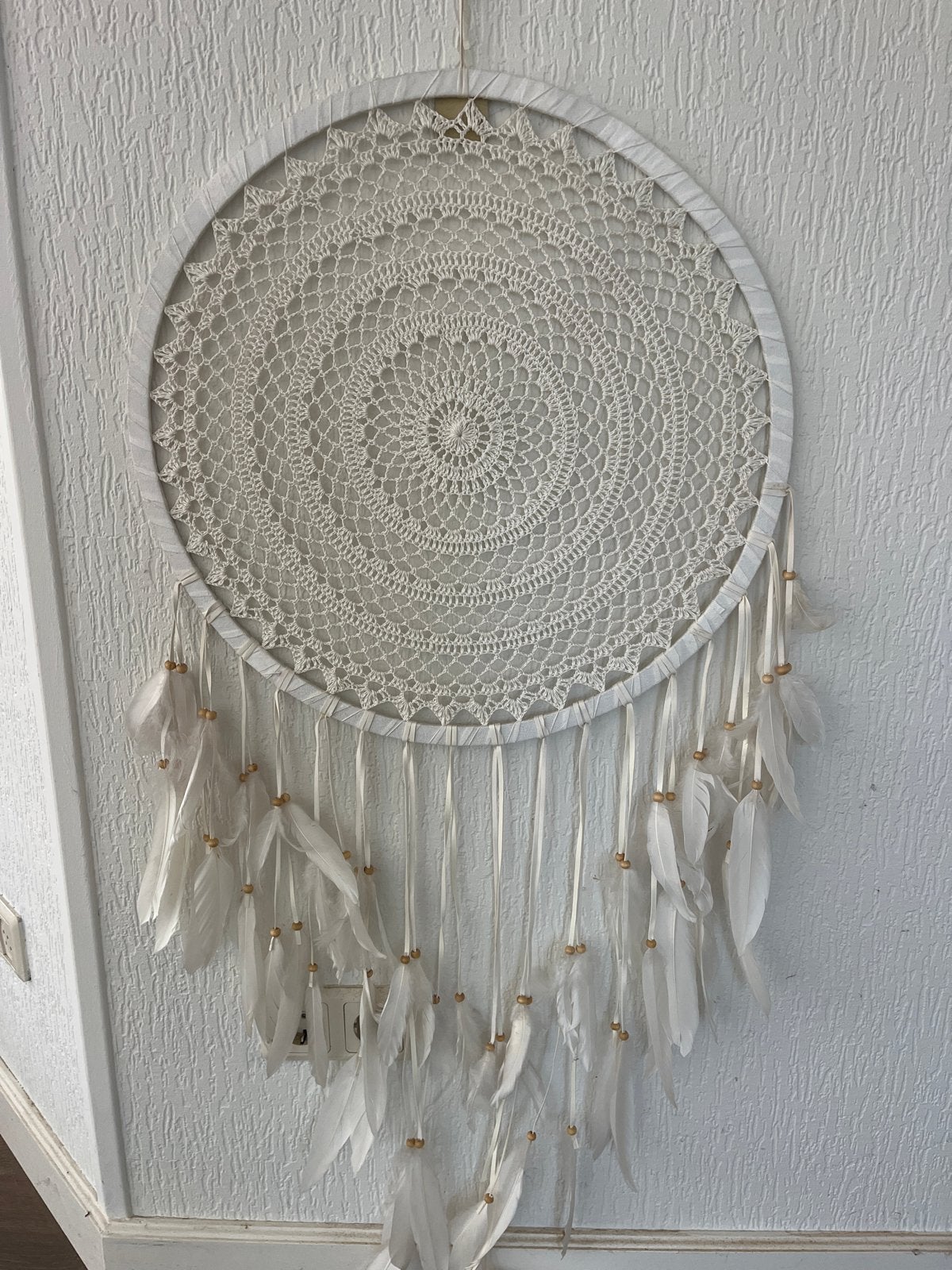 Grote witte dromenvanger met veren, Huis en Inrichting, Boho, Ophalen of Verzenden, Zo goed als nieuw, Wit