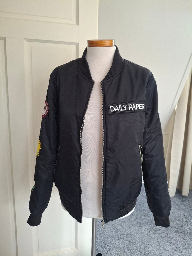 Daily Paper x Yellow Claw "Blood For Mercy" Bomber Jacket, Zwart, Ophalen of Verzenden, Daily Paper, Gedragen