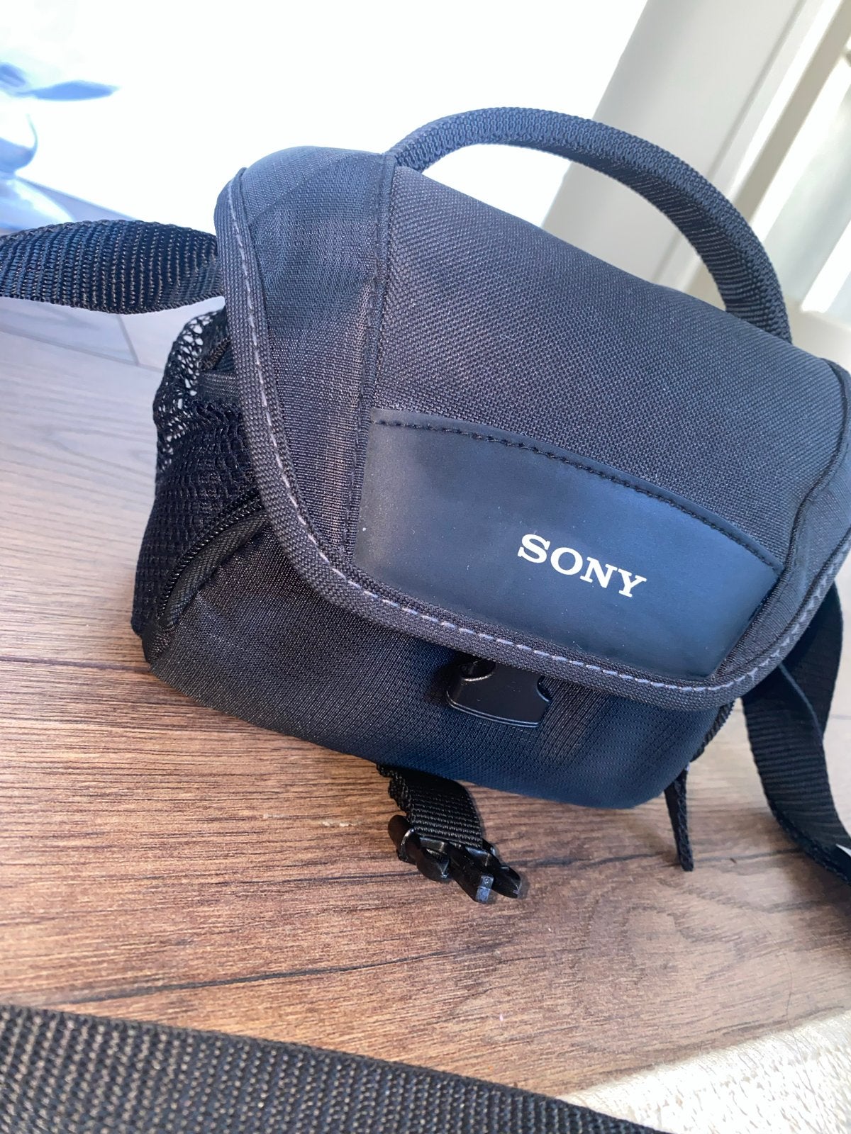 Sony cameratas met accessoires, Gevoerd, Ophalen of Verzenden, Zo goed als nieuw, Zwart
