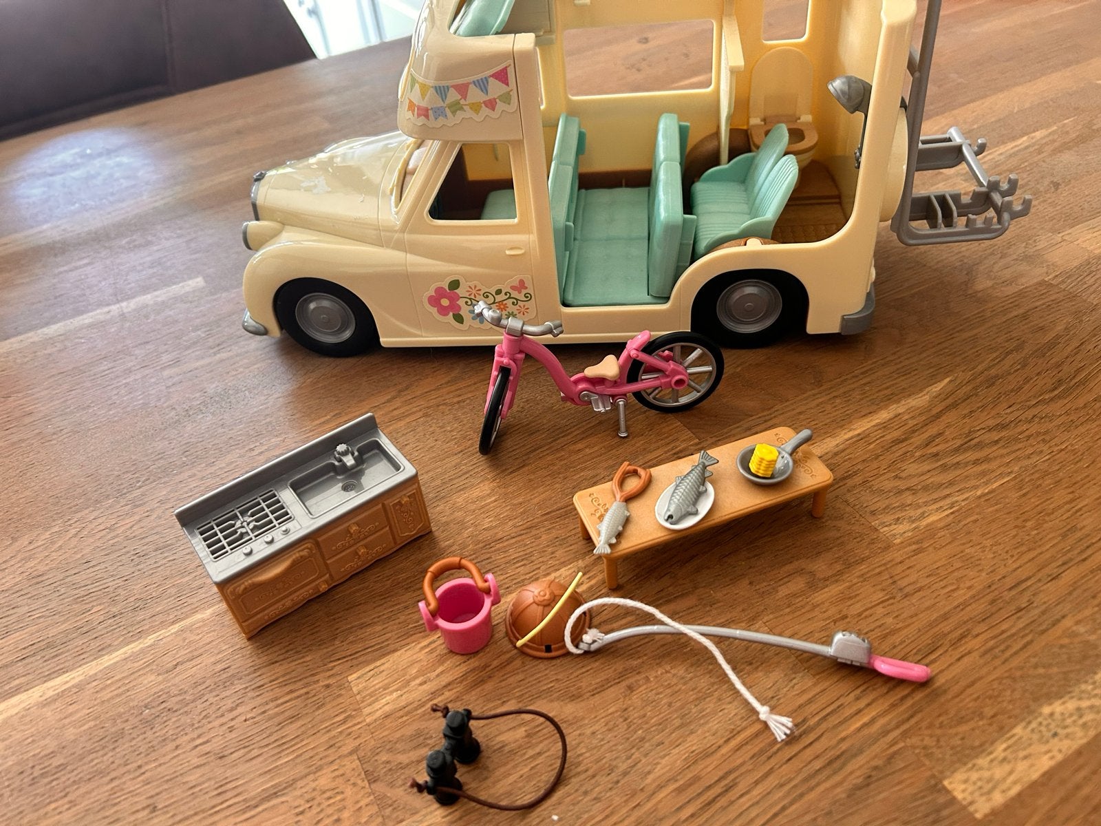 Sylvanian Families 5454 Familie Camper met accessoires, Ophalen of Verzenden, Zo goed als nieuw