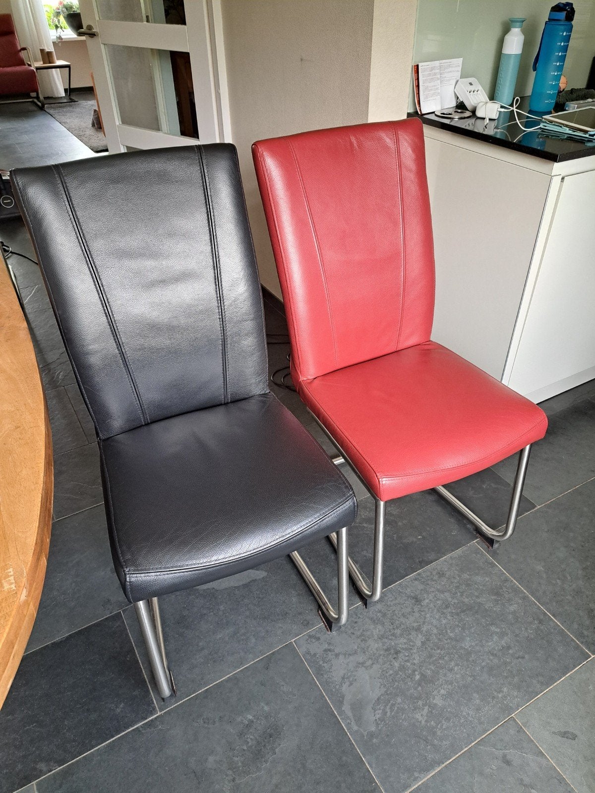 Eetkamerstoelen leer met onderstel van geborsteld RVS., Ophalen, Gebruikt, Leer, Vijf, Zes of meer stoelen