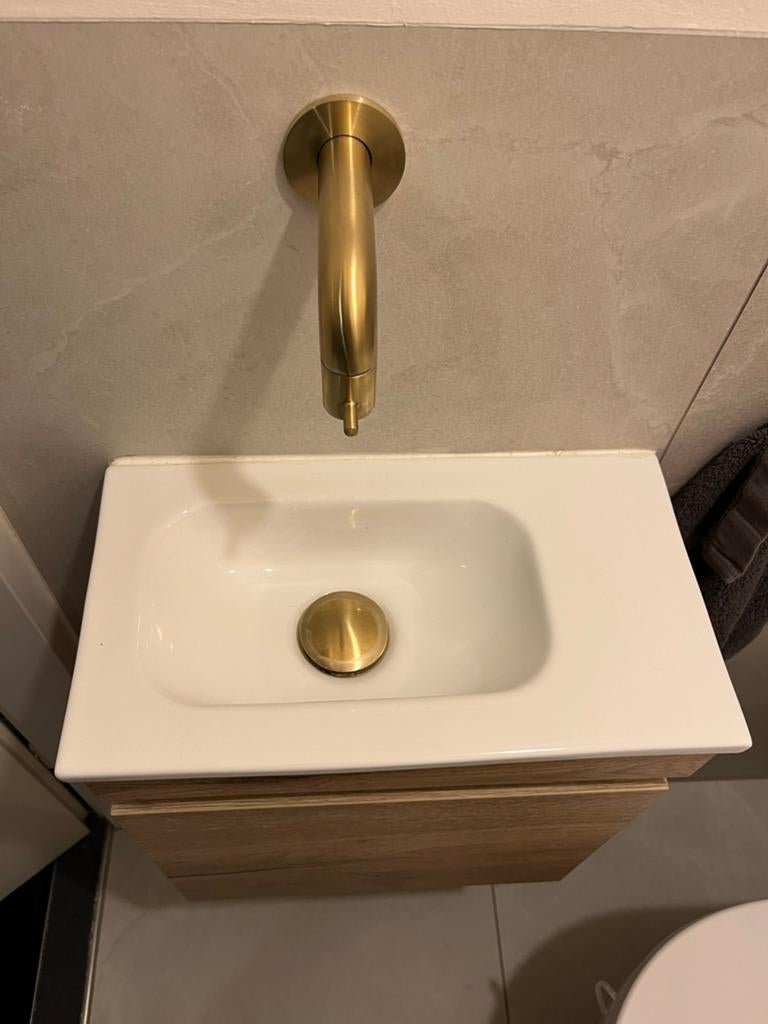 Wastafel met onderkast en gouden kraan, Minder dan 50 cm, Ophalen of Verzenden, Zo goed als nieuw, Minder dan 100 cm
