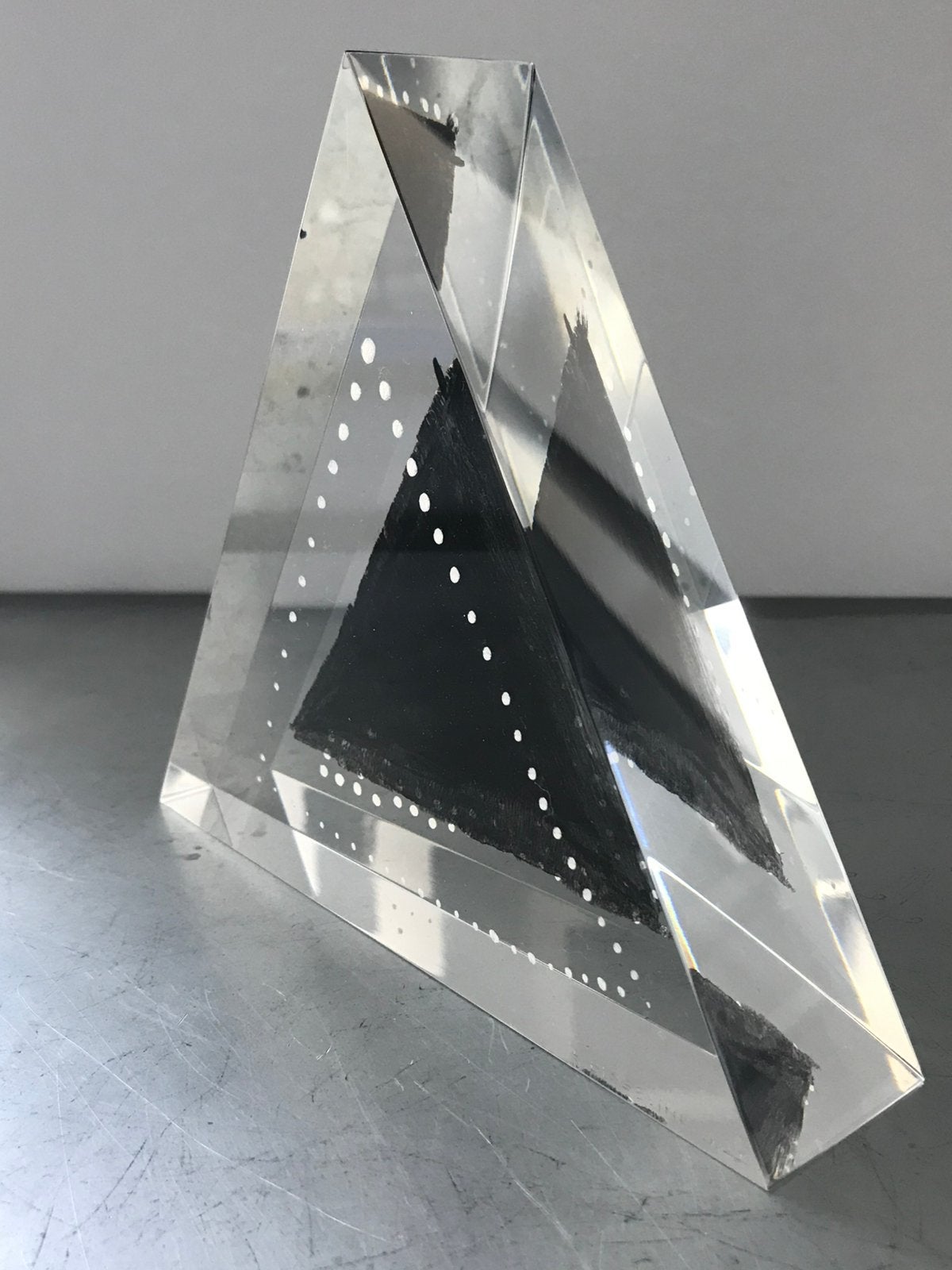 Sonja Besselink, plexiglasobject, driehoek, zwart, Ophalen of Verzenden