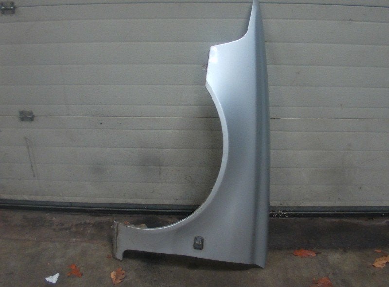 Spatbord Links Voor Volvo V40 (VW) (1995-07/2004-06), Gebruikt, Siegburger Straße 229, Köln 50679, , Duitsland, Info@volvocars.com